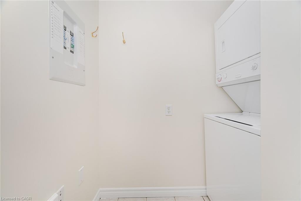 1605-135 James Street S, Hamilton, ON - Indoor Photo Showing Laundry Room