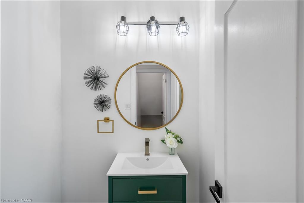 2905 Butler'S Walk, Lincoln, ON - Indoor Photo Showing Bathroom