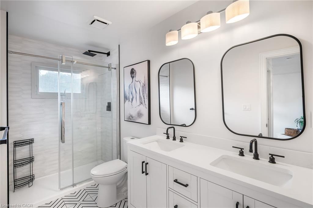 2905 Butler'S Walk, Lincoln, ON - Indoor Photo Showing Bathroom