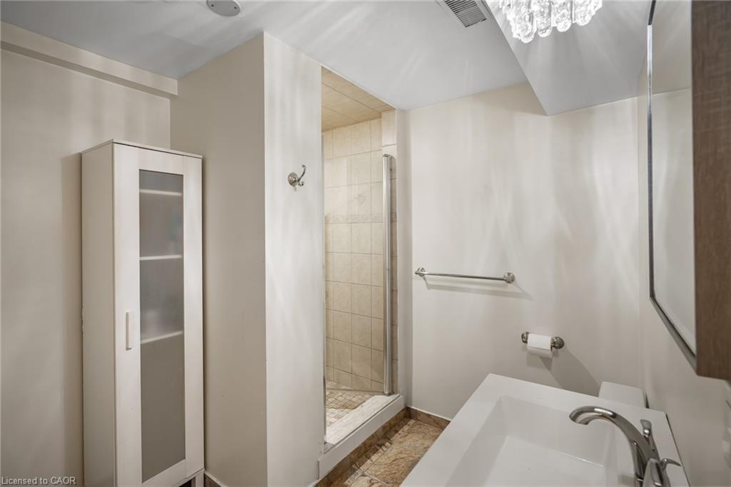 2905 Butler'S Walk, Lincoln, ON - Indoor Photo Showing Bathroom