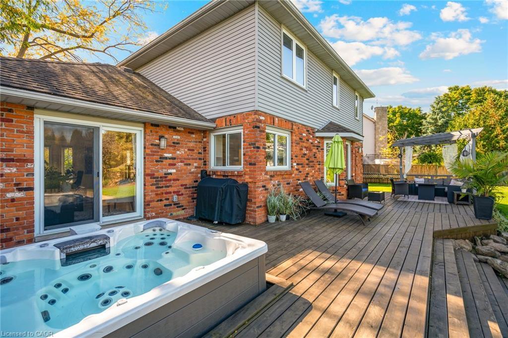 2905 Butler'S Walk, Lincoln, ON - Outdoor With Deck Patio Veranda With Exterior