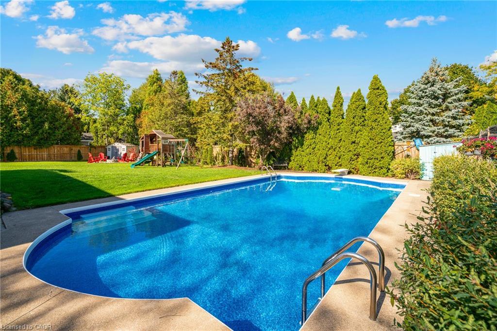 2905 Butler'S Walk, Lincoln, ON - Outdoor With In Ground Pool With Backyard