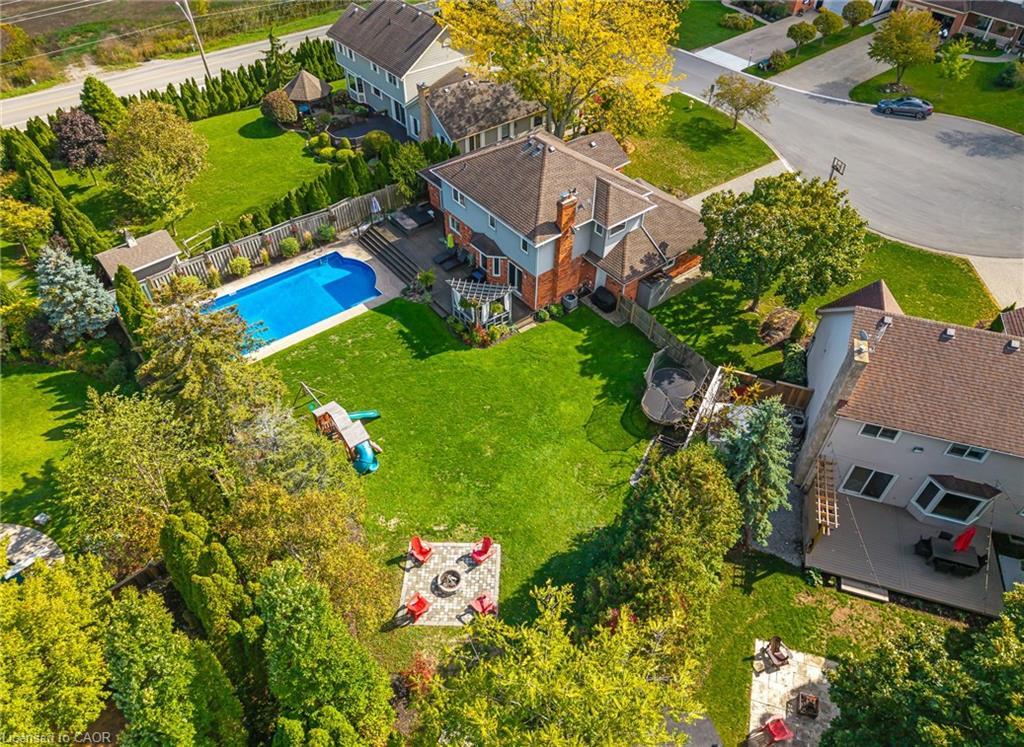 2905 Butler'S Walk, Lincoln, ON - Outdoor With In Ground Pool