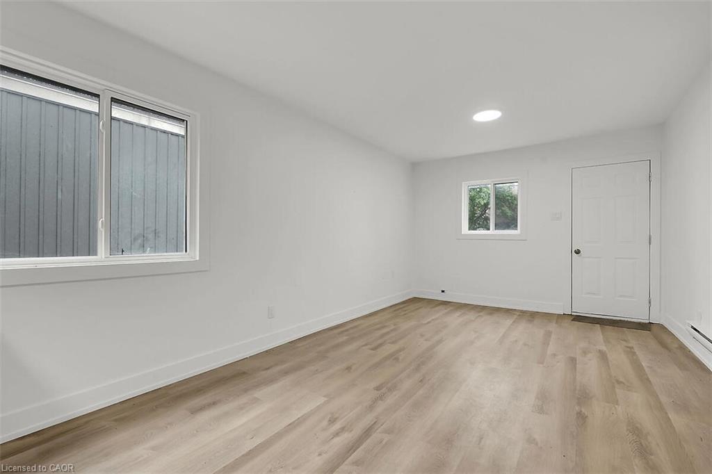 34 Rykert Street, St. Catharines, ON - Indoor Photo Showing Other Room