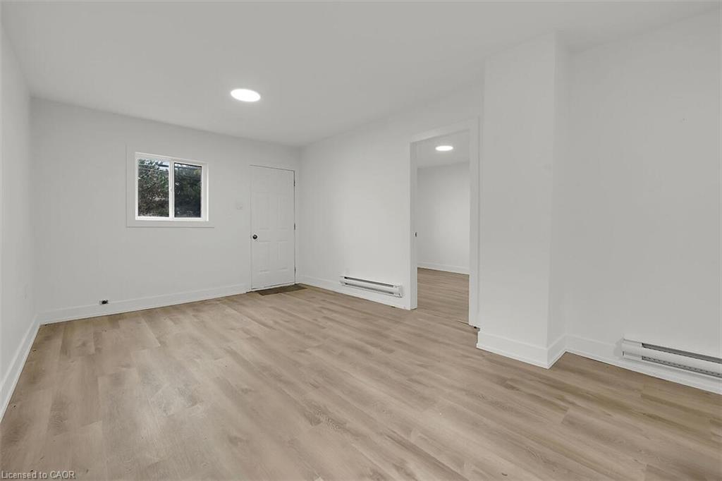 34 Rykert Street, St. Catharines, ON - Indoor Photo Showing Other Room