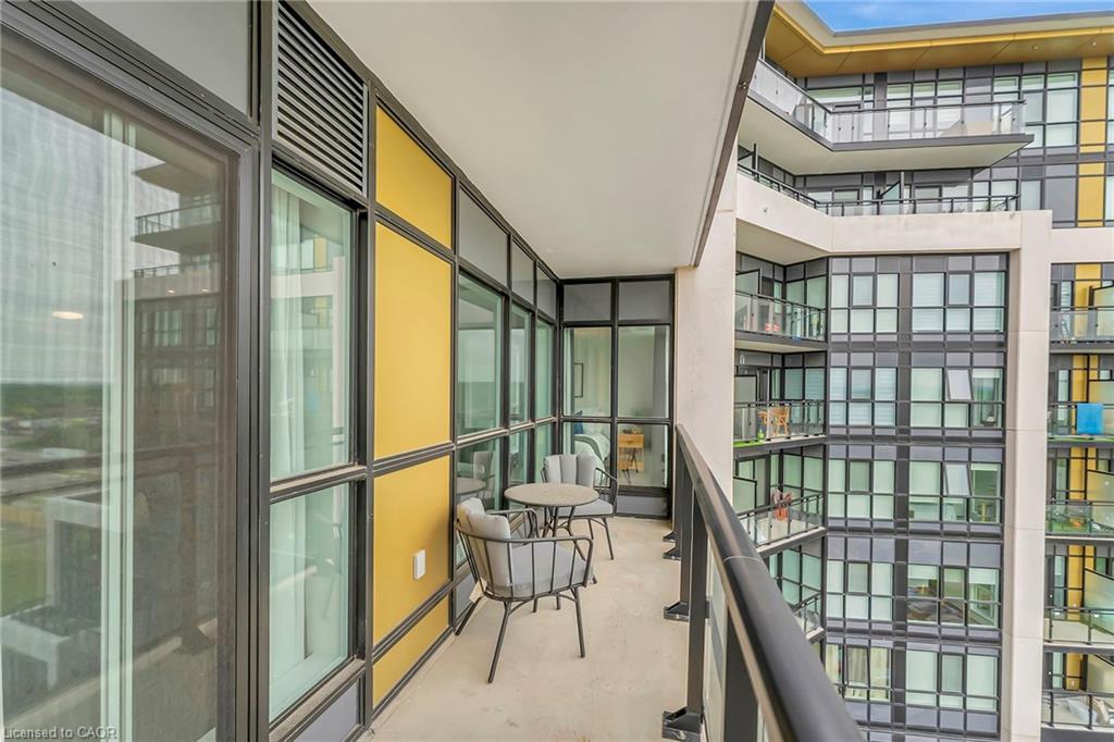 702-405 Dundas Street W, Oakville, ON - Outdoor With Balcony