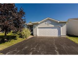 109 Emerald Court Freelton, ON L8B 1A5