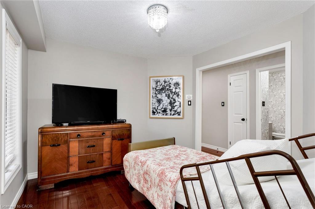7-2006 Glenada Crescent, Oakville, ON - Indoor Photo Showing Bedroom