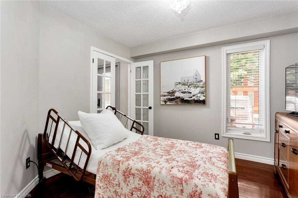 7-2006 Glenada Crescent, Oakville, ON - Indoor Photo Showing Bedroom