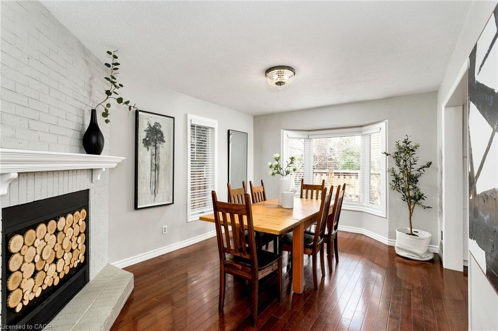 7-2006 Glenada Crescent, Oakville, ON - Indoor Photo Showing Dining Room