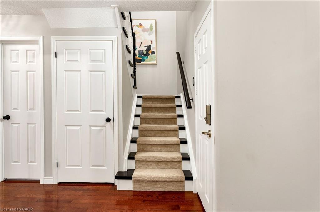 7-2006 Glenada Crescent, Oakville, ON - Indoor Photo Showing Other Room