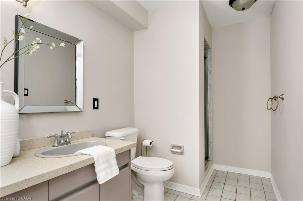 7-2006 Glenada Crescent, Oakville, ON - Indoor Photo Showing Bathroom