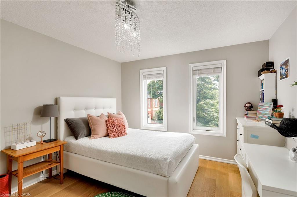 7-2006 Glenada Crescent, Oakville, ON - Indoor Photo Showing Bedroom