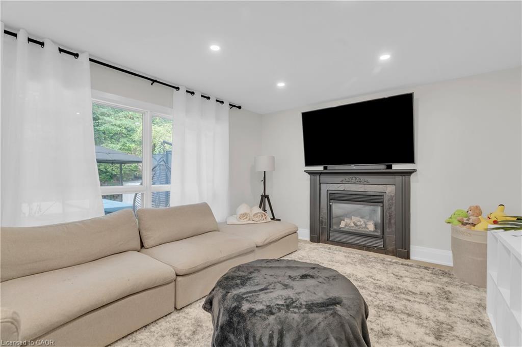 200 Mcmeeken Drive, Cambridge, ON - Indoor Photo Showing Living Room With Fireplace