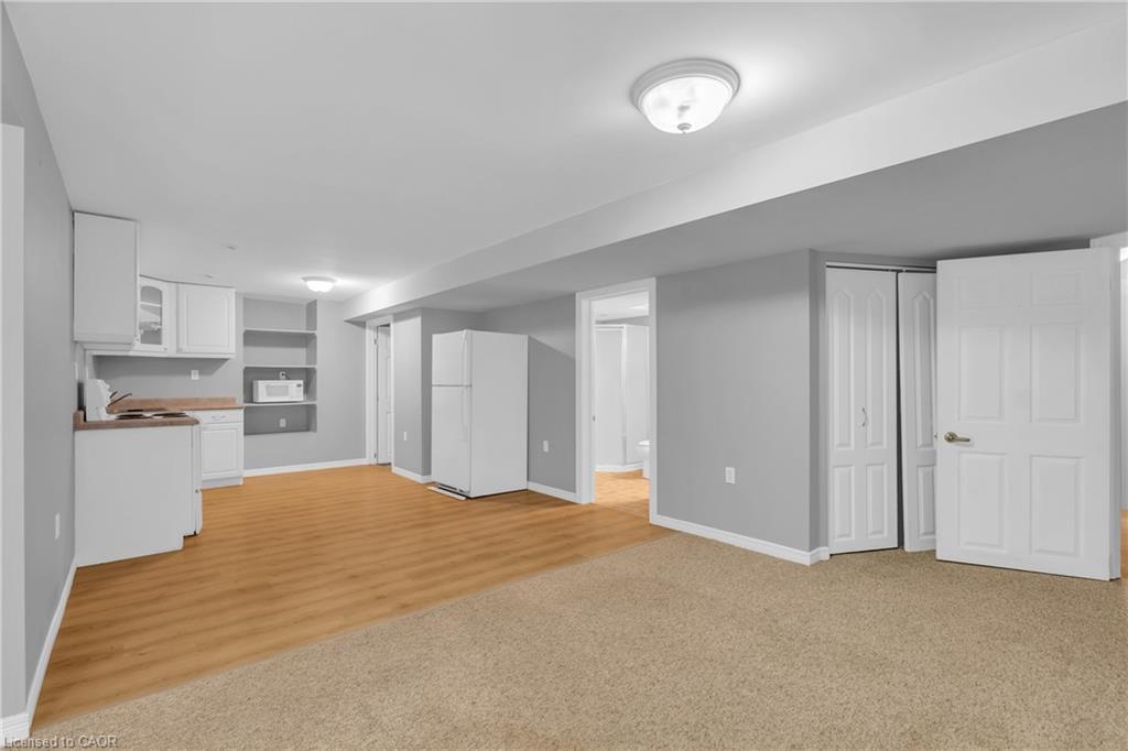 200 Mcmeeken Drive, Cambridge, ON - Indoor Photo Showing Kitchen
