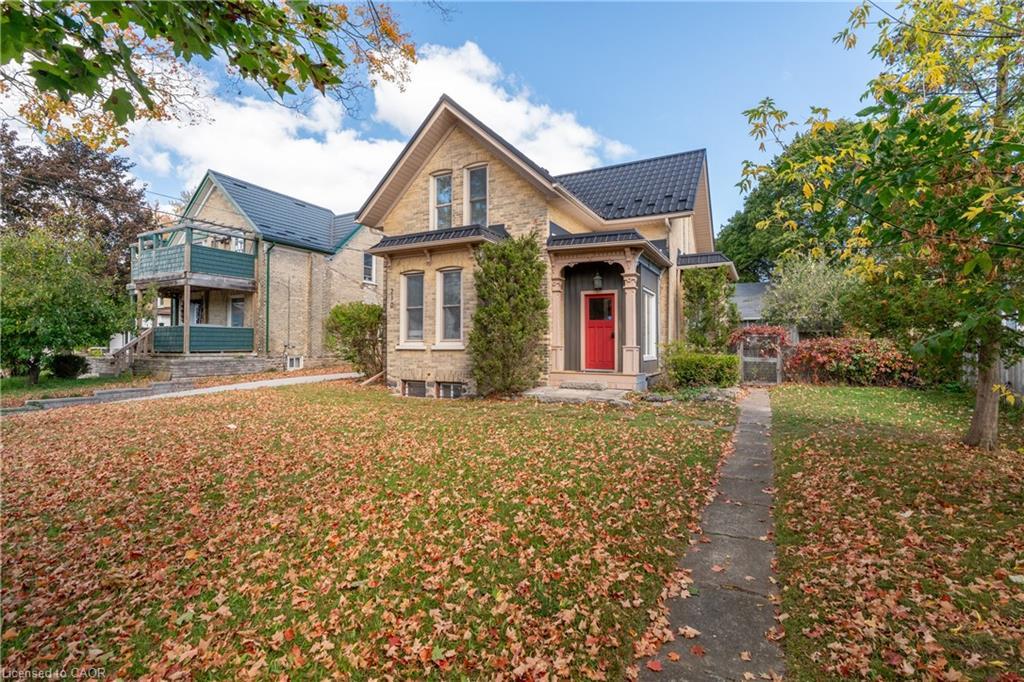 210 Lancaster Street E, Kitchener, ON - Outdoor With Facade