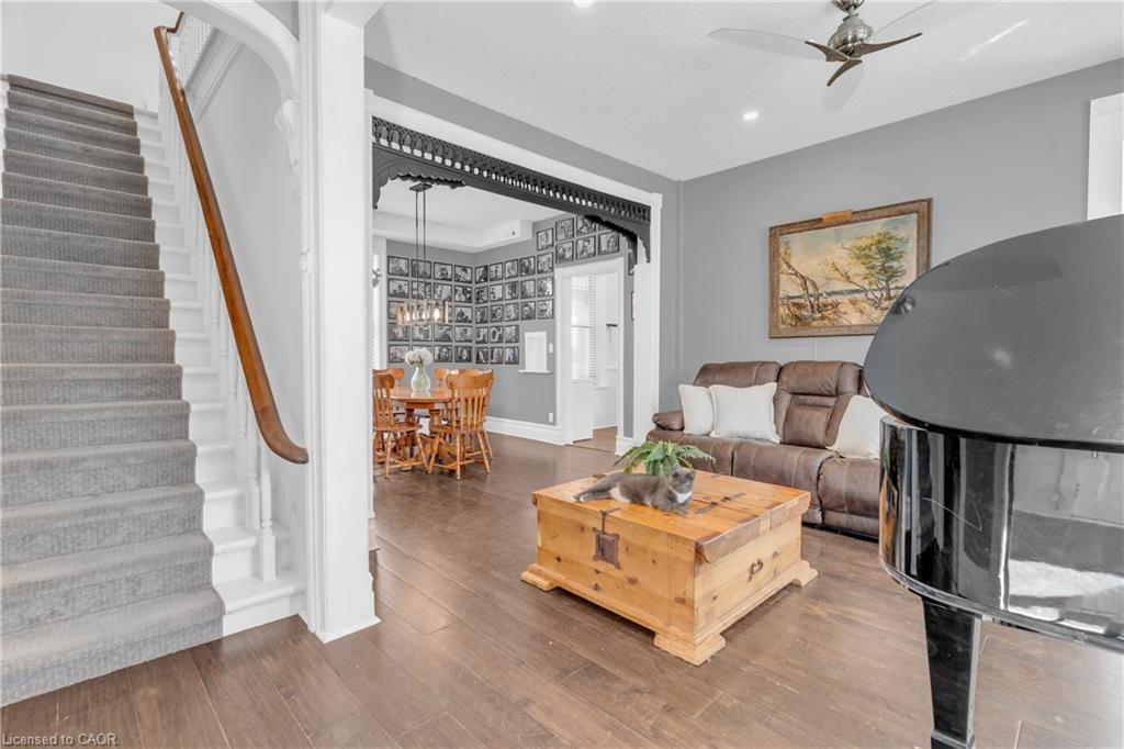 210 Lancaster Street E, Kitchener, ON - Indoor