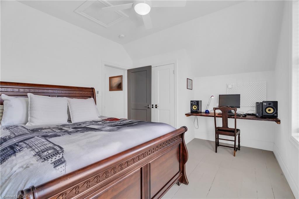 210 Lancaster Street E, Kitchener, ON - Indoor Photo Showing Bedroom