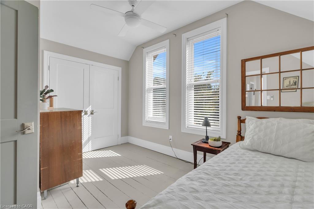 210 Lancaster Street E, Kitchener, ON - Indoor Photo Showing Bedroom
