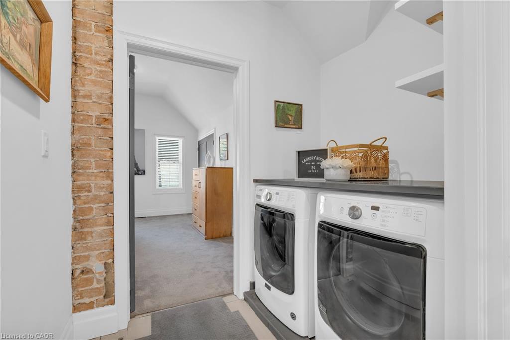 210 Lancaster Street E, Kitchener, ON - Indoor Photo Showing Laundry Room