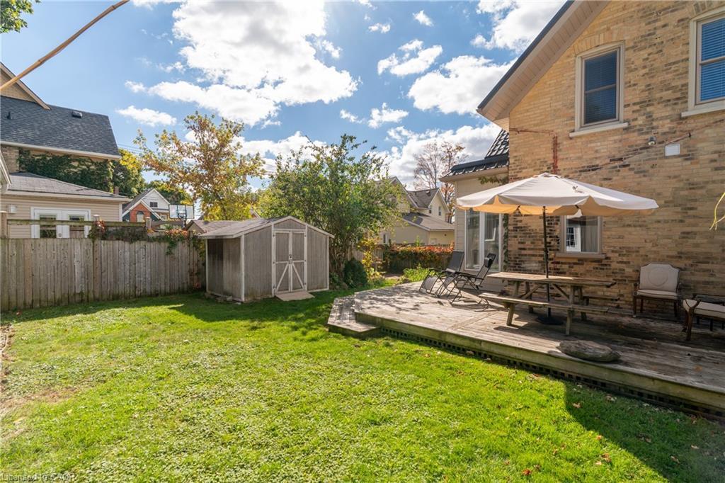 210 Lancaster Street E, Kitchener, ON - Outdoor