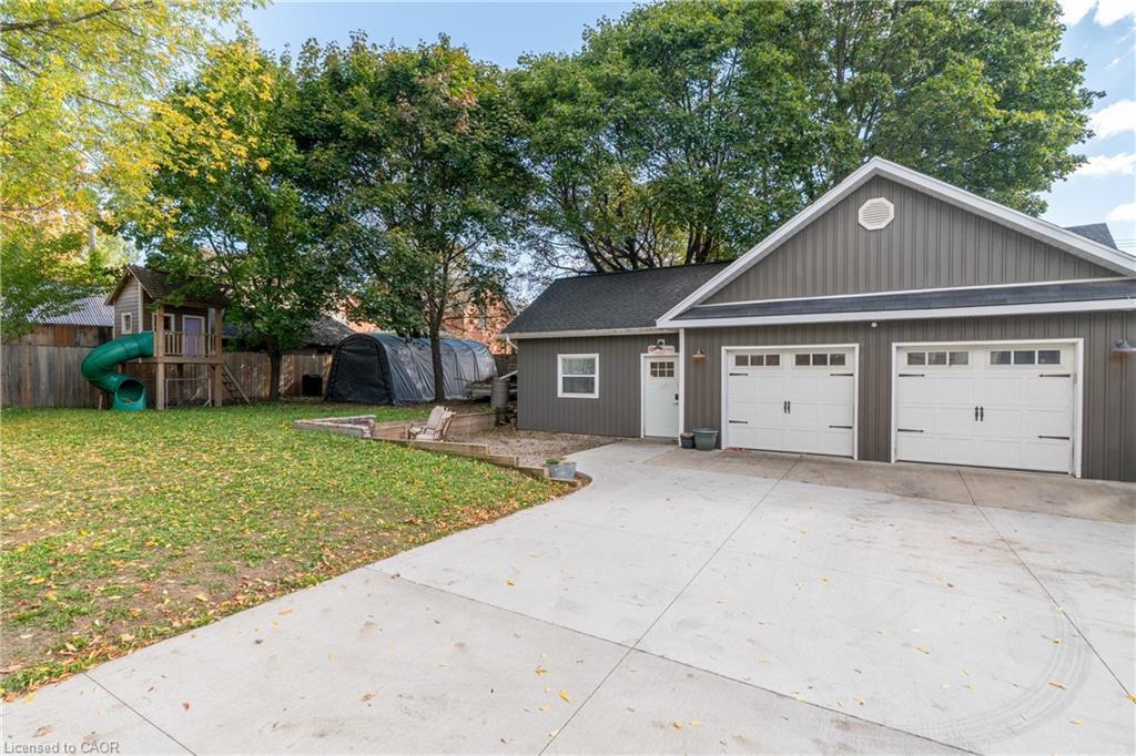 210 Lancaster Street E, Kitchener, ON - Outdoor