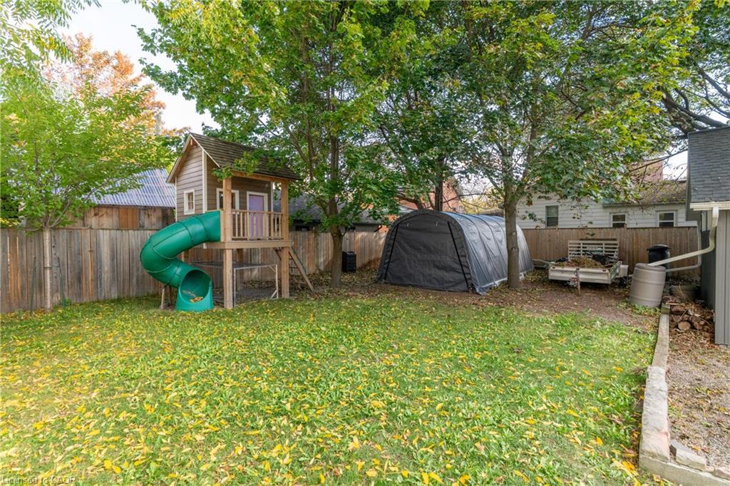 210 Lancaster Street E, Kitchener, ON - Outdoor With Backyard
