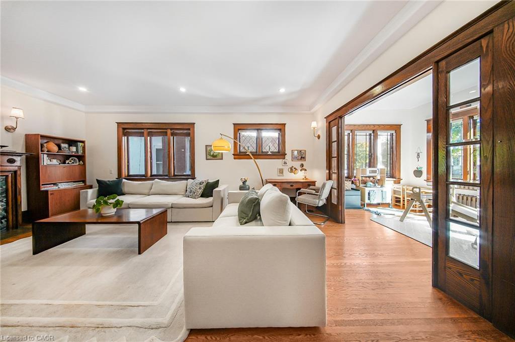 60 Heins Avenue, Kitchener, ON - Indoor Photo Showing Living Room