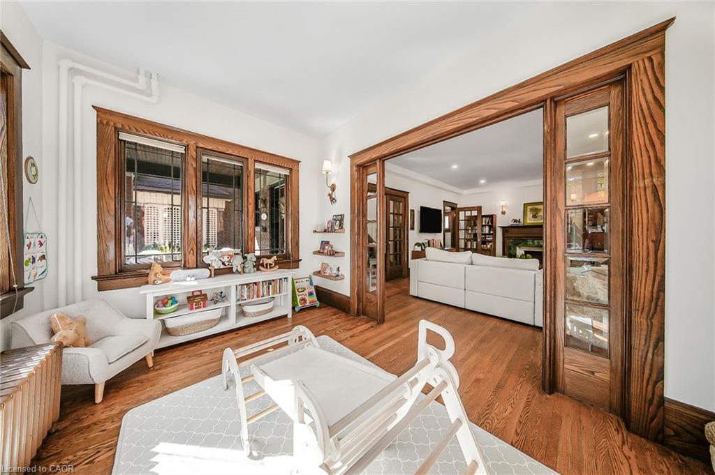 60 Heins Avenue, Kitchener, ON - Indoor Photo Showing Living Room