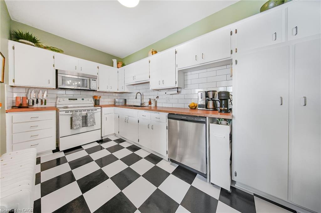 60 Heins Avenue, Kitchener, ON - Indoor Photo Showing Kitchen