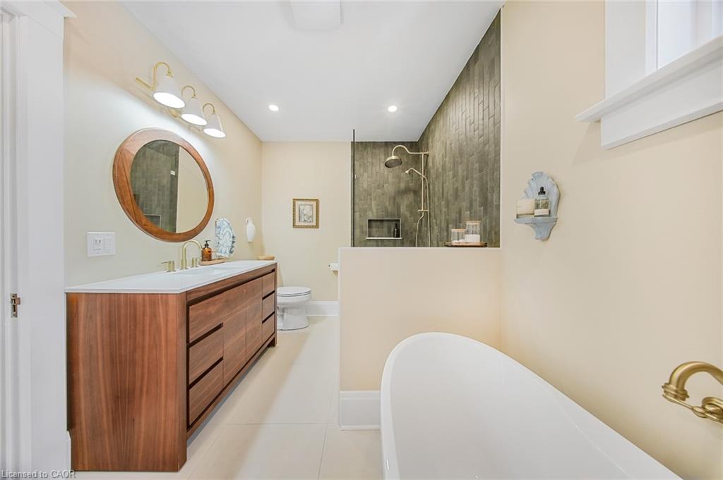 60 Heins Avenue, Kitchener, ON - Indoor Photo Showing Bathroom