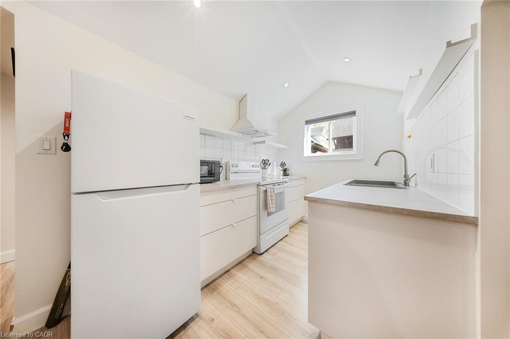 60 Heins Avenue, Kitchener, ON - Indoor Photo Showing Kitchen
