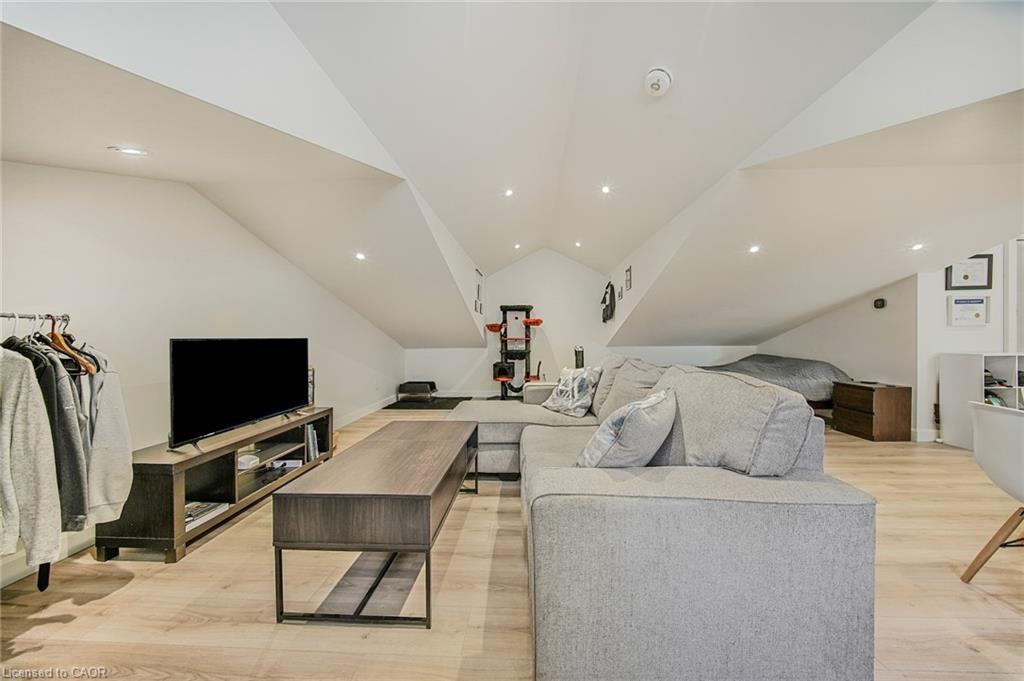 60 Heins Avenue, Kitchener, ON - Indoor