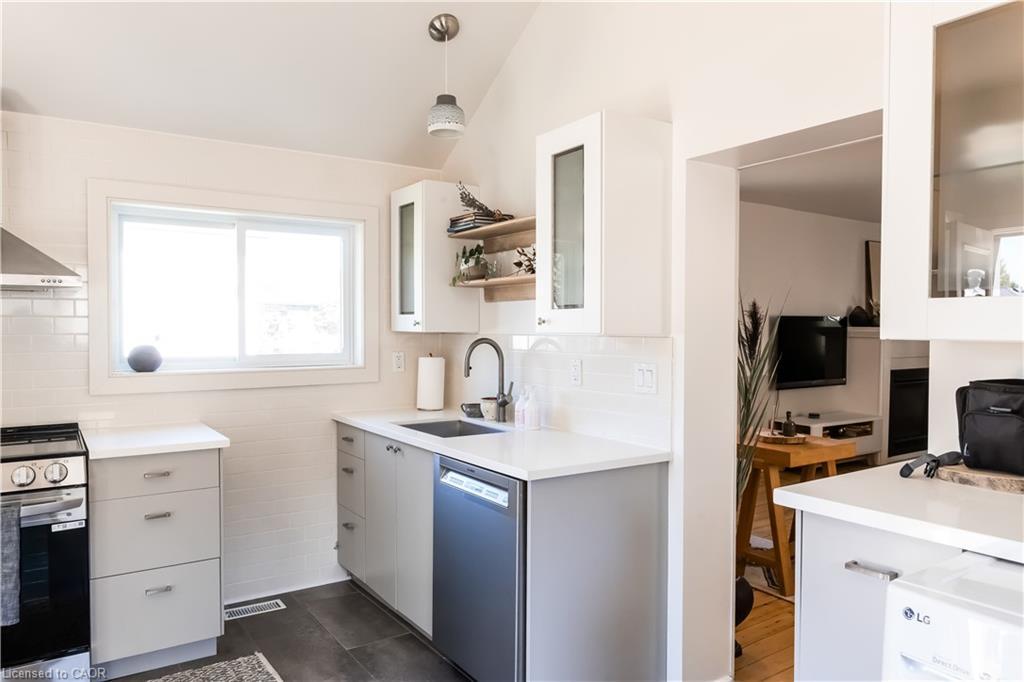 70 Bramley Street S, Port Hope, ON - Indoor Photo Showing Kitchen
