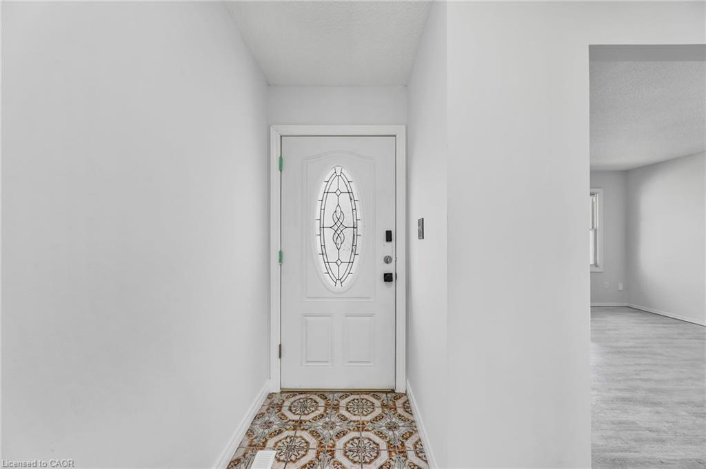 17 Maplestone Avenue, Sarnia, ON - Indoor Photo Showing Other Room