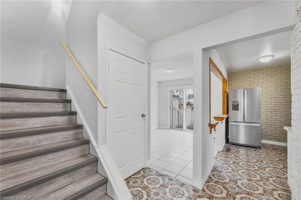 17 Maplestone Avenue, Sarnia, ON - Indoor Photo Showing Other Room