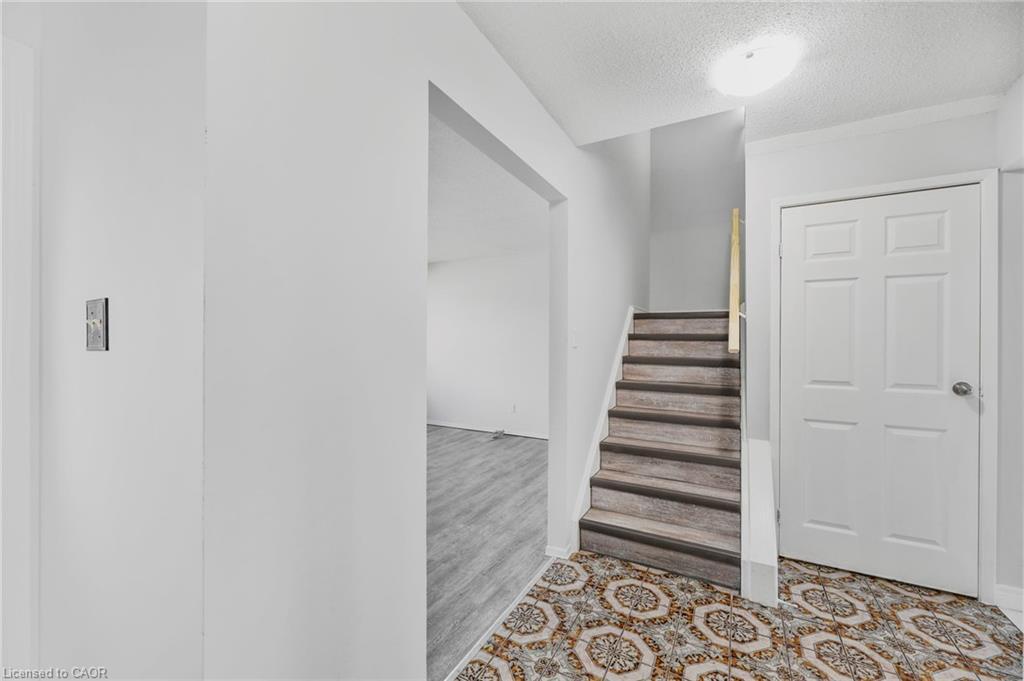 17 Maplestone Avenue, Sarnia, ON - Indoor Photo Showing Other Room