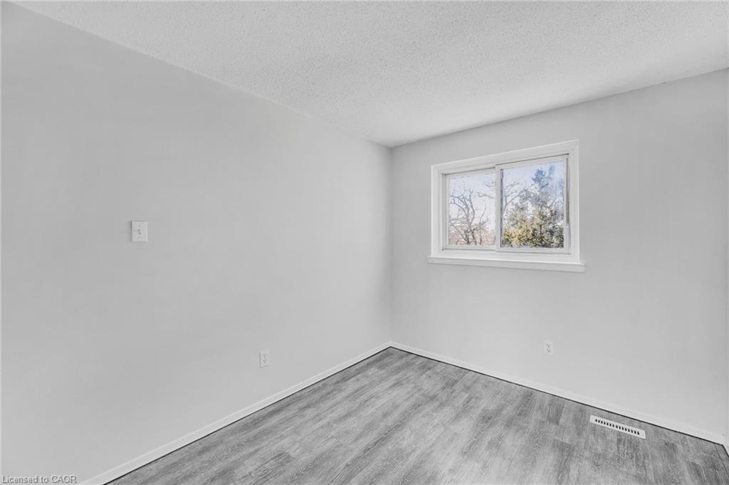 17 Maplestone Avenue, Sarnia, ON - Indoor Photo Showing Other Room