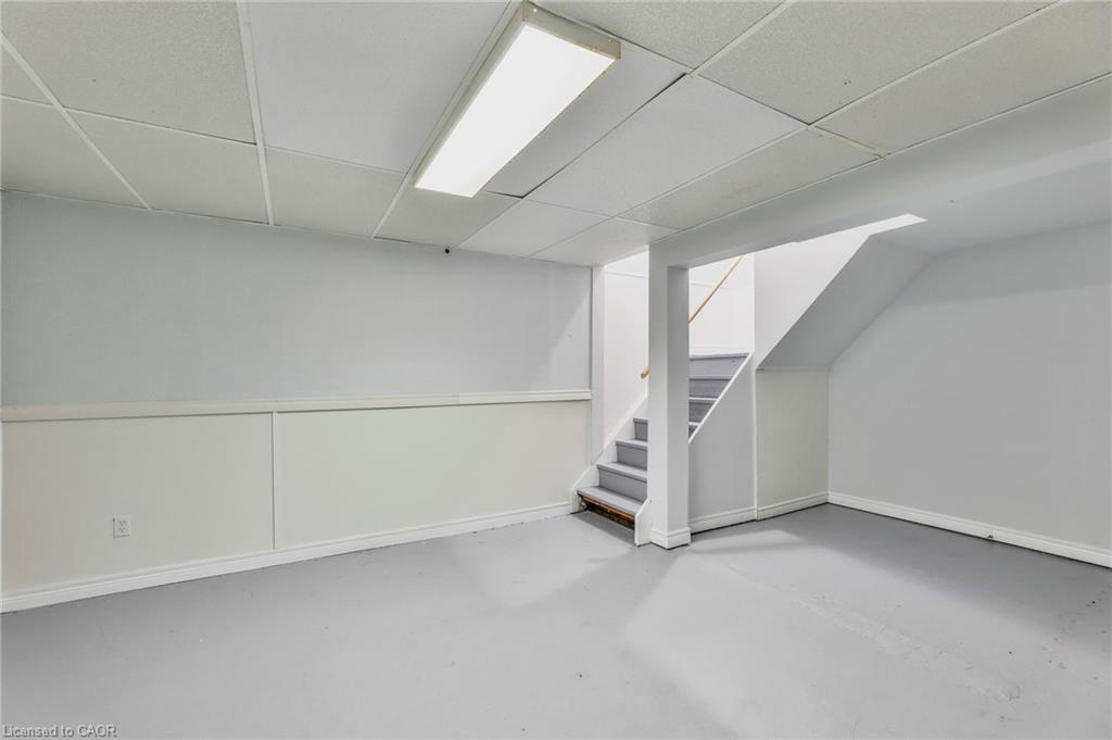 17 Maplestone Avenue, Sarnia, ON - Indoor