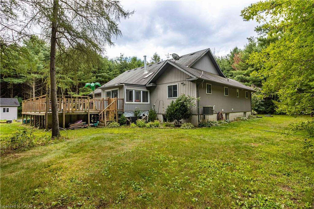 1048 Norfolk County Rd 28, Frogmore, ON - Outdoor