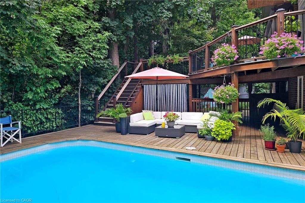 179 Shanley Terrace, Oakville, ON - Outdoor With In Ground Pool