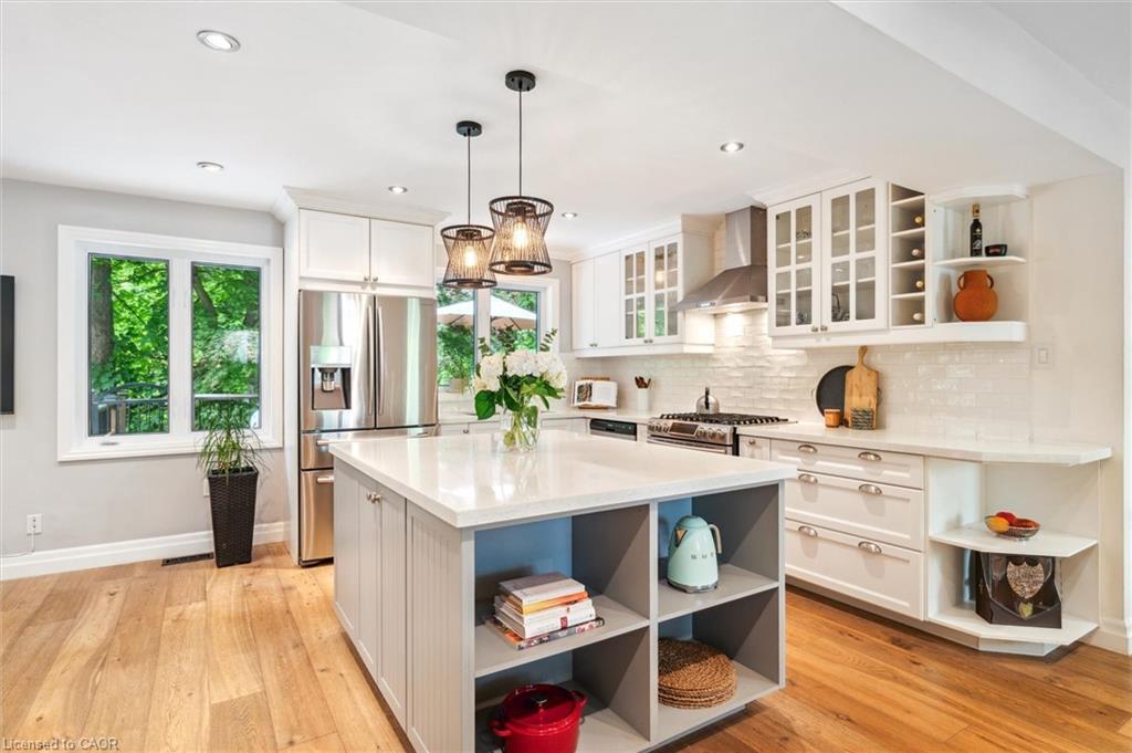 179 Shanley Terrace, Oakville, ON - Indoor Photo Showing Kitchen With Upgraded Kitchen