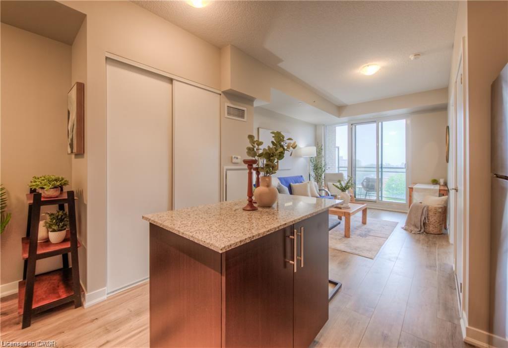 703-85 Duke Street W, Kitchener, ON - Indoor