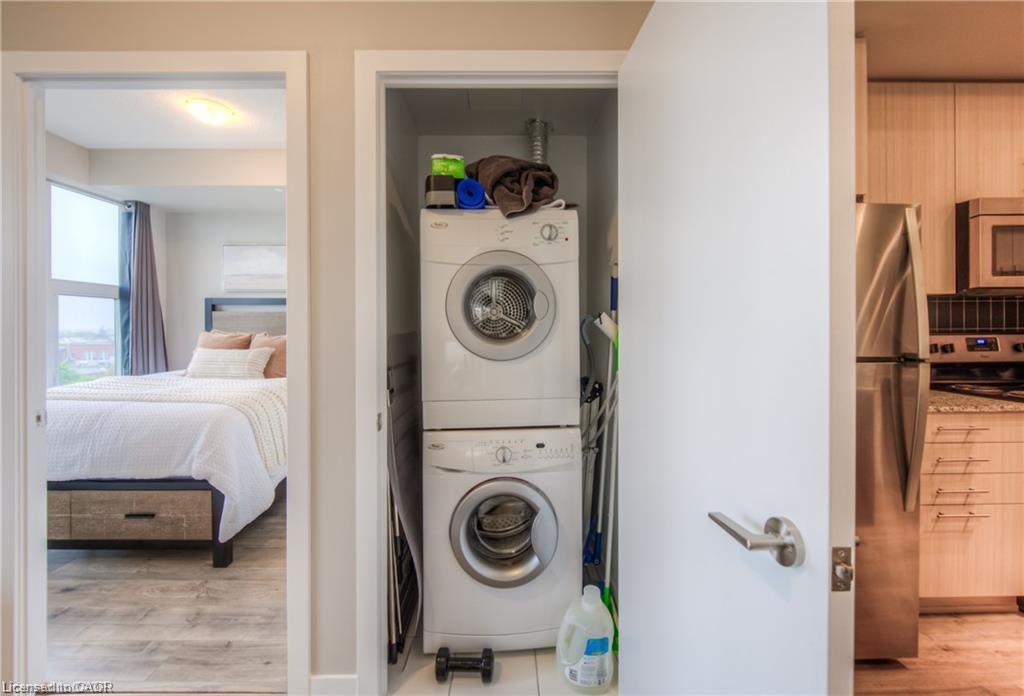 703-85 Duke Street W, Kitchener, ON - Indoor Photo Showing Laundry Room
