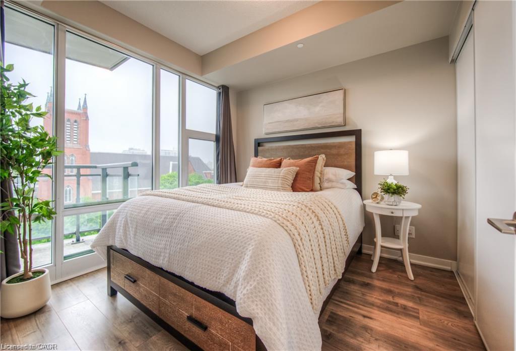 703-85 Duke Street W, Kitchener, ON - Indoor Photo Showing Bedroom