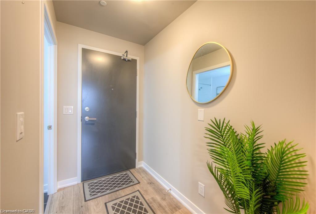 703-85 Duke Street W, Kitchener, ON - Indoor Photo Showing Other Room