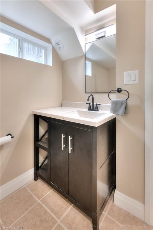 Lower-170 Wheatfield Crescent, Kitchener, ON - Indoor