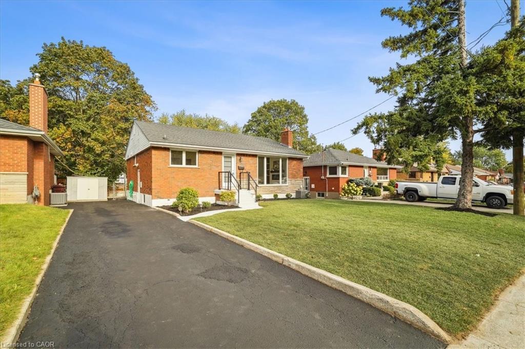 1391 Mountain Grove Avenue, Burlington, ON - Outdoor With Facade