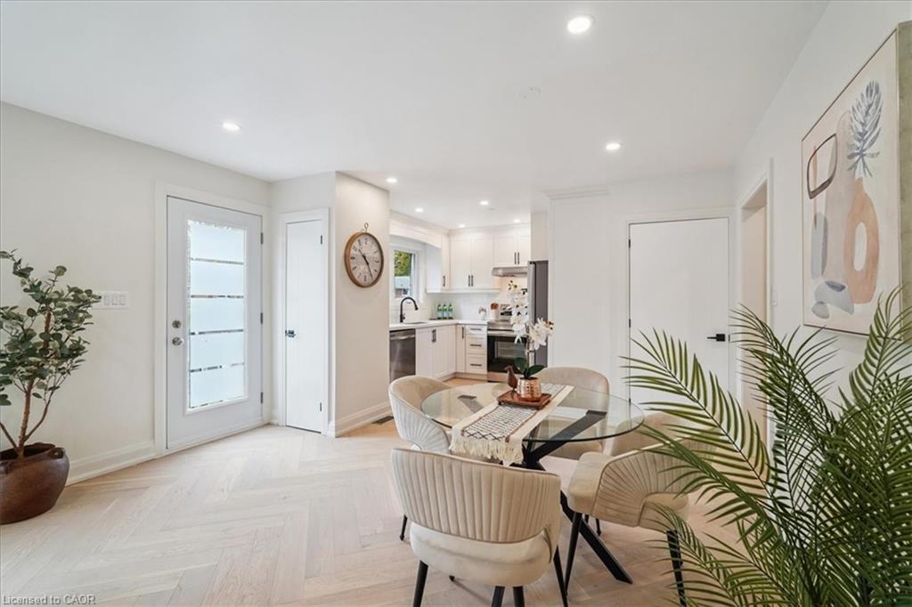 1391 Mountain Grove Avenue, Burlington, ON - Indoor