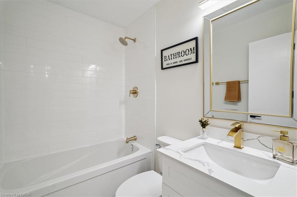 1391 Mountain Grove Avenue, Burlington, ON - Indoor Photo Showing Bathroom